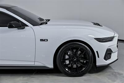 2024 Ford Mustang GT   - Photo 15 - Joliet, IL 60435