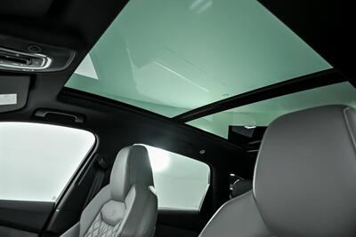 2020 Audi SQ7 4.0T quattro Premium Plus - Photo 24 - Joliet, IL 60435