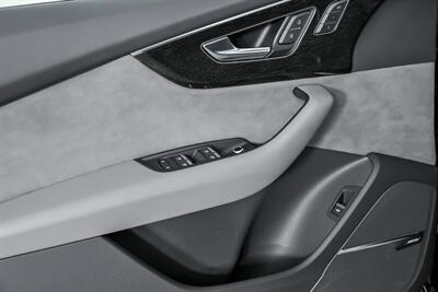 2020 Audi SQ7 4.0T quattro Premium Plus - Photo 18 - Joliet, IL 60435