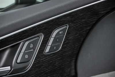 2020 Audi SQ7 4.0T quattro Premium Plus - Photo 19 - Joliet, IL 60435