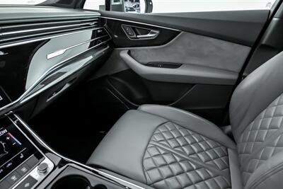 2020 Audi SQ7 4.0T quattro Premium Plus - Photo 38 - Joliet, IL 60435