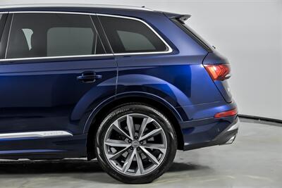 2020 Audi SQ7 4.0T quattro Premium Plus - Photo 9 - Joliet, IL 60435