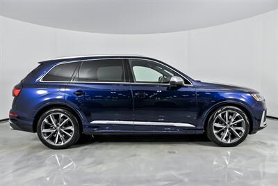 2020 Audi SQ7 4.0T quattro Premium Plus - Photo 14 - Joliet, IL 60435
