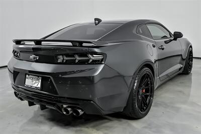 2016 Chevrolet Camaro SS   - Photo 12 - Joliet, IL 60435