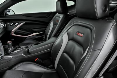 2016 Chevrolet Camaro SS   - Photo 23 - Joliet, IL 60435