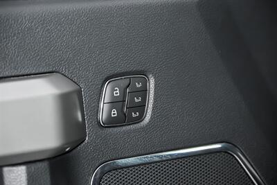 2022 Ford F-350 Super Duty Lariat   - Photo 19 - Joliet, IL 60435