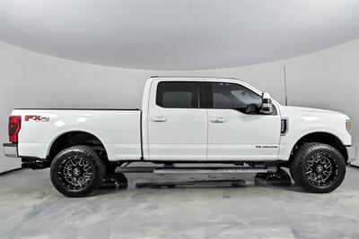 2022 Ford F-350 Super Duty Lariat   - Photo 14 - Joliet, IL 60435