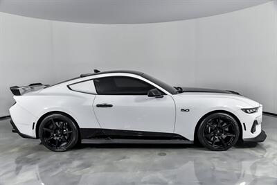 2024 Ford Mustang GT   - Photo 14 - Joliet, IL 60435