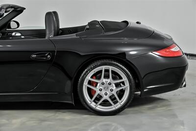 2010 Porsche 911 Carrera S   - Photo 9 - Joliet, IL 60435