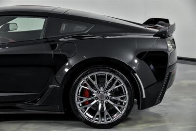 2015 Chevrolet Corvette Z06 3LZ   - Photo 9 - Joliet, IL 60435