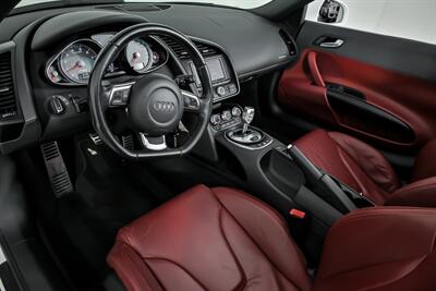 2011 Audi R8 4.2 quattro Spyder   - Photo 17 - Joliet, IL 60435