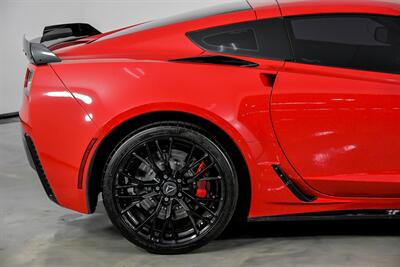2019 Chevrolet Corvette Z06 2LZ   - Photo 13 - Joliet, IL 60435