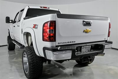 2014 Chevrolet Silverado 2500 LT - Photo 10 - Joliet, IL 60435