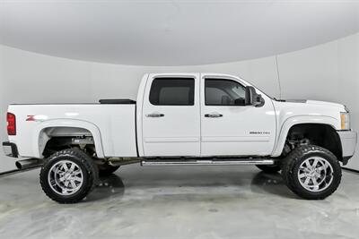 2014 Chevrolet Silverado 2500 LT - Photo 14 - Joliet, IL 60435