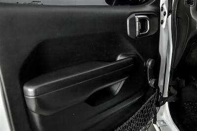 2018 Jeep Wrangler Sport   - Photo 16 - Joliet, IL 60435