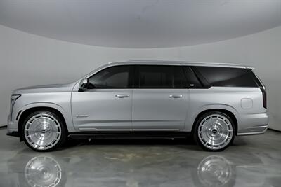 2025 Cadillac Escalade-V ESV   - Photo 8 - Joliet, IL 60435