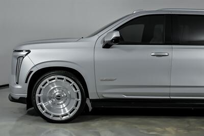 2025 Cadillac Escalade-V ESV   - Photo 7 - Joliet, IL 60435
