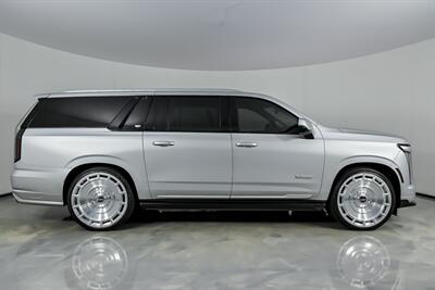 2025 Cadillac Escalade-V ESV   - Photo 14 - Joliet, IL 60435