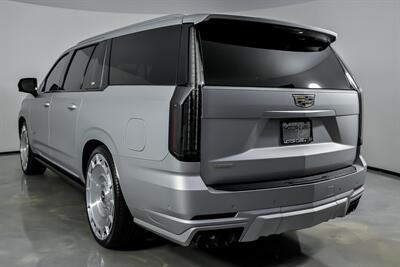 2025 Cadillac Escalade-V ESV   - Photo 10 - Joliet, IL 60435