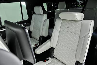 2025 Cadillac Escalade-V ESV   - Photo 24 - Joliet, IL 60435
