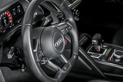 2017 Audi R8 5.2 quattro V10   - Photo 24 - Joliet, IL 60435