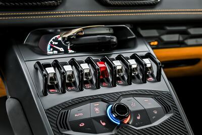 2015 Lamborghini Huracan LP 610-4-$30K MODS-CARBON EVERYWHERE!   - Photo 33 - Joliet, IL 60435