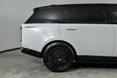 2023 Land Rover Range Rover P530 Autobiography LWB   - Photo 12 - Joliet, IL 60435