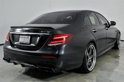 2018 Mercedes-Benz AMG E 63 S-EDITION 1-CARBON CERAMICS-BUCKETS! - Photo 12 - Joliet, IL 60435