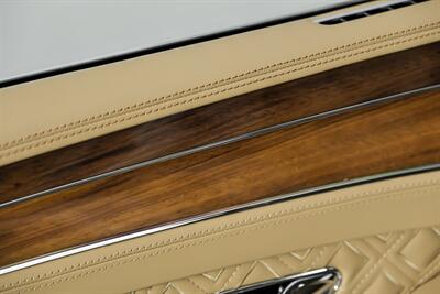 2021 Bentley Continental GTC V8   - Photo 23 - Joliet, IL 60435