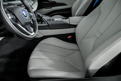 2015 BMW i8   - Photo 19 - Joliet, IL 60435