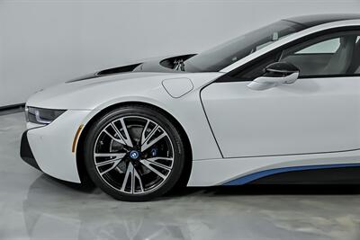 2015 BMW i8   - Photo 7 - Joliet, IL 60435