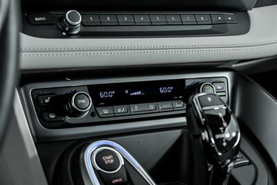 2015 BMW i8   - Photo 33 - Joliet, IL 60435