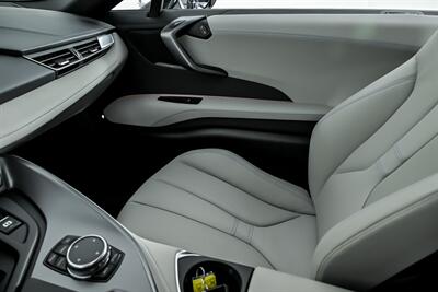 2015 BMW i8   - Photo 37 - Joliet, IL 60435
