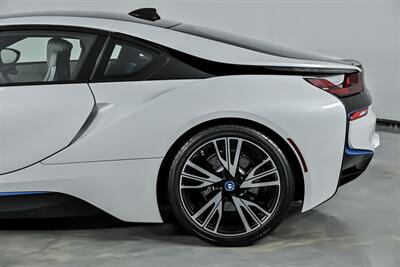 2015 BMW i8   - Photo 9 - Joliet, IL 60435