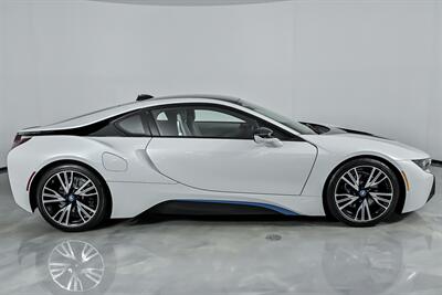 2015 BMW i8   - Photo 14 - Joliet, IL 60435