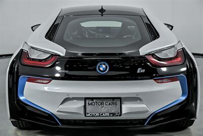 2015 BMW i8   - Photo 11 - Joliet, IL 60435
