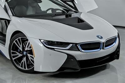 2015 BMW i8   - Photo 3 - Joliet, IL 60435
