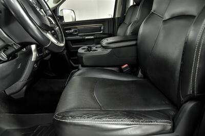 2015 RAM 3500 Laramie   - Photo 18 - Joliet, IL 60435