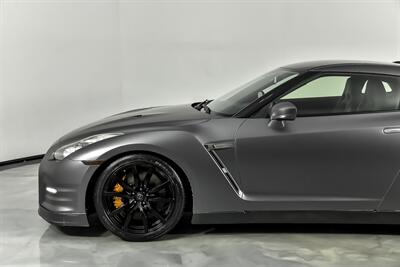 2012 Nissan GT-R Premium-MATTE GRAY WRAP   - Photo 8 - Joliet, IL 60435