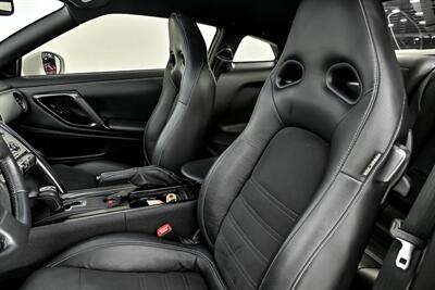 2016 Nissan GT-R Premium   - Photo 23 - Joliet, IL 60435
