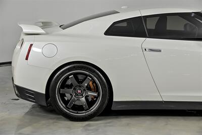 2016 Nissan GT-R Premium   - Photo 13 - Joliet, IL 60435