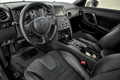 2016 Nissan GT-R Premium   - Photo 21 - Joliet, IL 60435