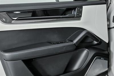 2024 Porsche Cayenne S Coupe   - Photo 18 - Joliet, IL 60435