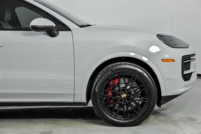 2024 Porsche Cayenne S Coupe   - Photo 15 - Joliet, IL 60435