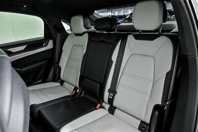 2024 Porsche Cayenne S Coupe   - Photo 25 - Joliet, IL 60435