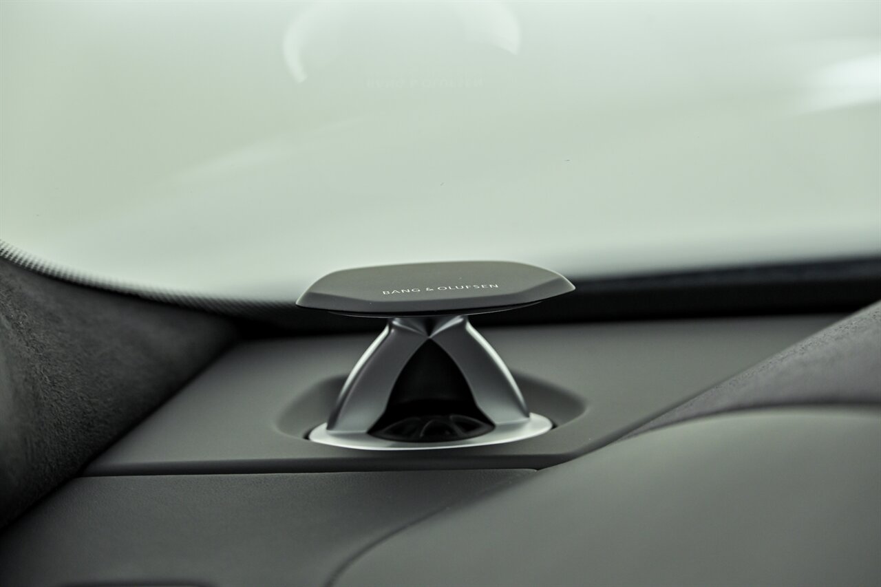 2024 Lamborghini Urus S - Photo 37
