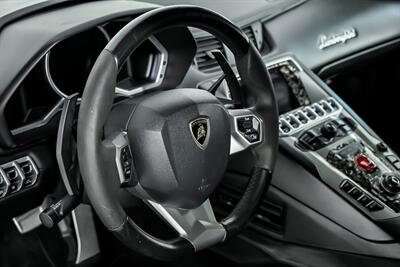 2015 Lamborghini Aventador LP 700-4-ROADSTER!   - Photo 27 - Joliet, IL 60435