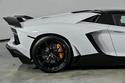 2015 Lamborghini Aventador LP 700-4-ROADSTER!   - Photo 13 - Joliet, IL 60435
