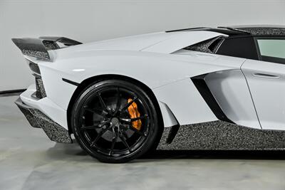 2015 Lamborghini Aventador LP 700-4-ROADSTER!   - Photo 14 - Joliet, IL 60435