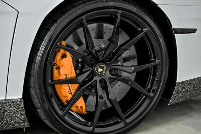 2015 Lamborghini Aventador LP 700-4-ROADSTER!   - Photo 20 - Joliet, IL 60435